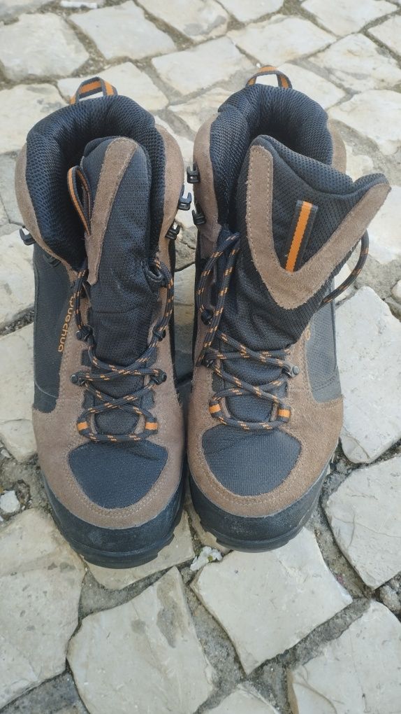 Botas Quechua 43