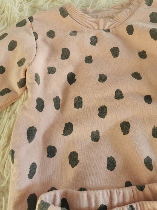 Dres dziewczęcy rozmiar 74