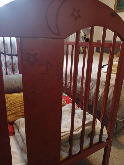 Łóżeczko dziecięce z materacem, kołderką