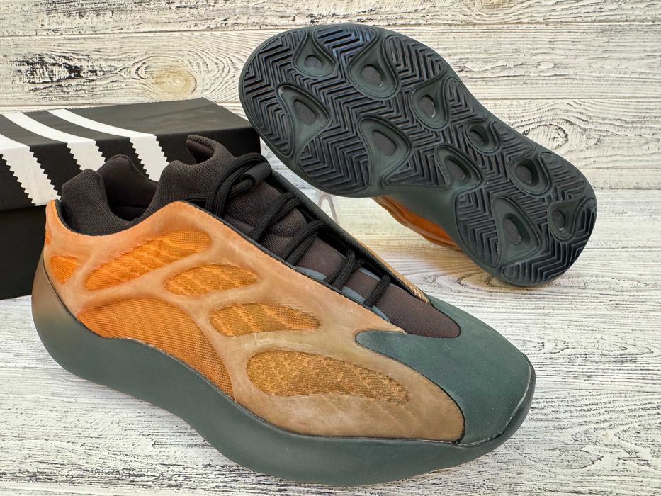 Кросівки Adidas Yeezy 700 V3 Orange Copper Fade Адидас із буст 700
