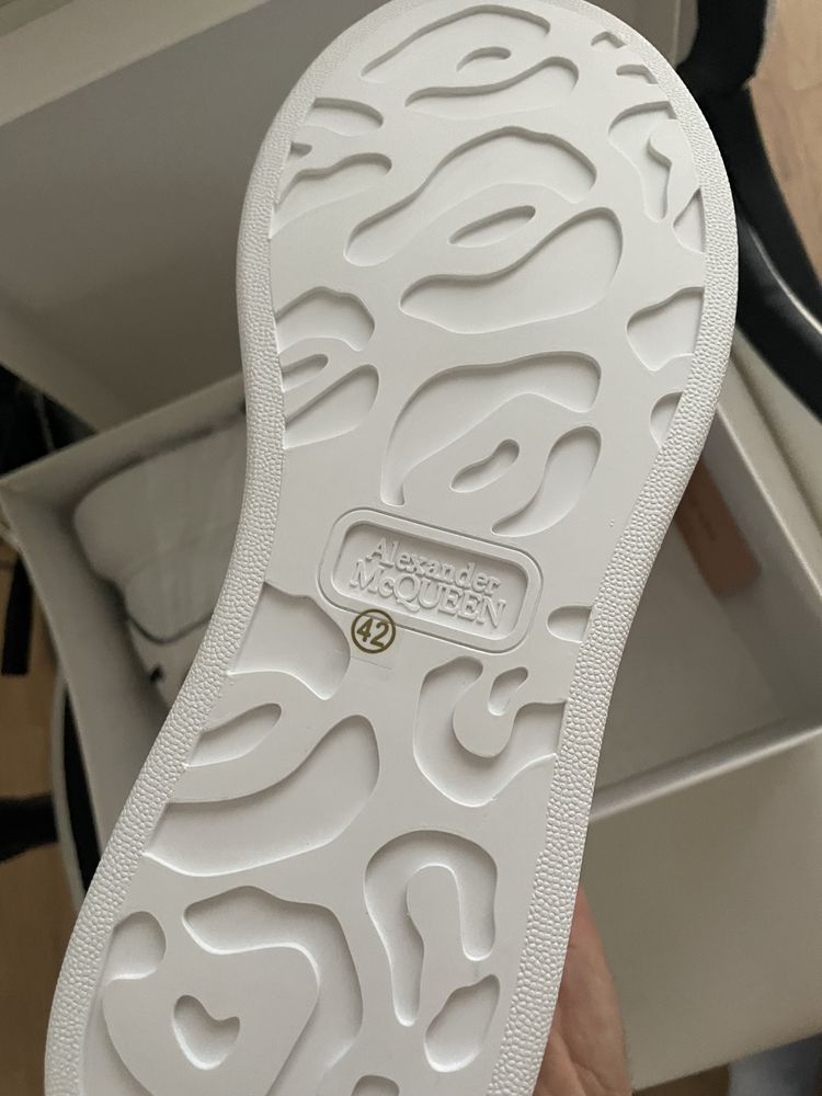 Alexander MCQUEEN