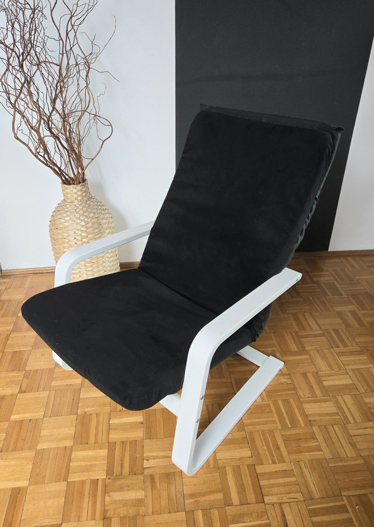 fotel bujany krzesło ikea poang podnóżek biały czarny