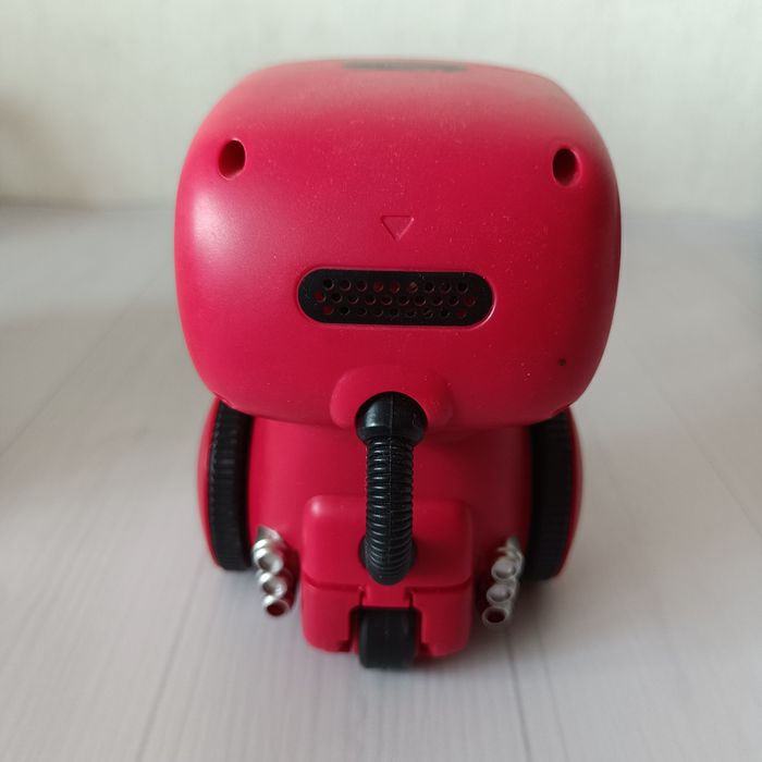 At robot розумний