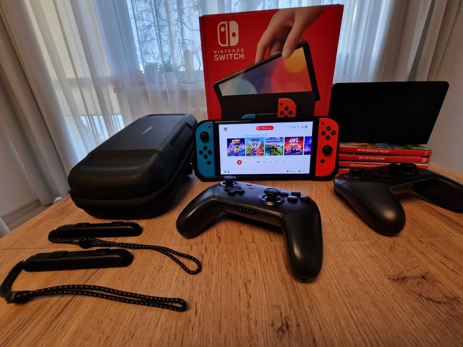 Nintendo Switch OLED + akcesoria