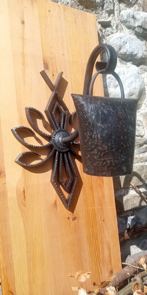 Kinkiet kuty Parzenica ze zbyrcokiem kowalstwo artystyczne