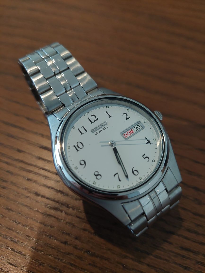 Relógio Seiko Quartz Novo