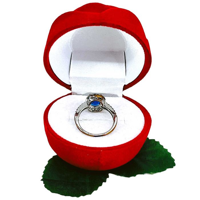 Przepiękny srebrny pierścionek z niebieskim oczkiem 3,30 925 R.18