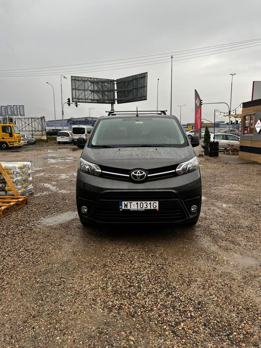 Wypożyczalnia wynajem samochodów bus- 8/9 osobowe, VIP