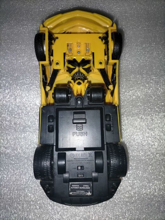 Велика машинка трансформер оригінал Бамбелбі Hasbro, 29см.