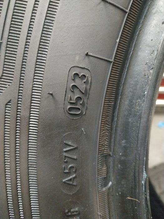 Opony Całoroczne GOODYEAR 215/65R15C 104/102T