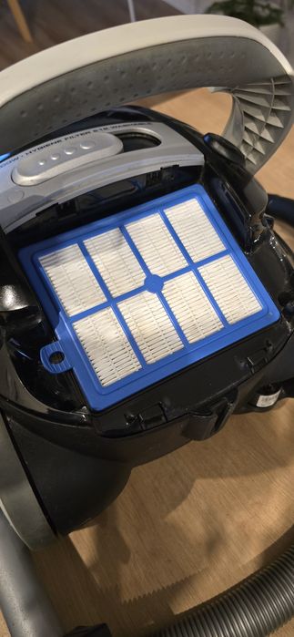 Bardzo mocny odkurzacz workowy ELECTROLUX Classic Silence o mocy 2500W