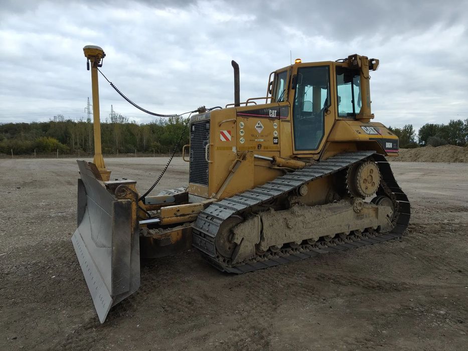 Caterpillar D6N XL z systemem niwelacji Trimble GPS