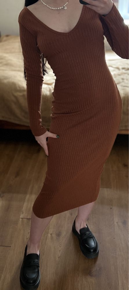 Сукня максі коричневого кольору