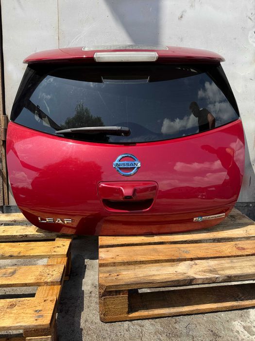 Кришка багажника Nissan Leaf 2011-2017 задня ляда Нісан Ліф 11-17