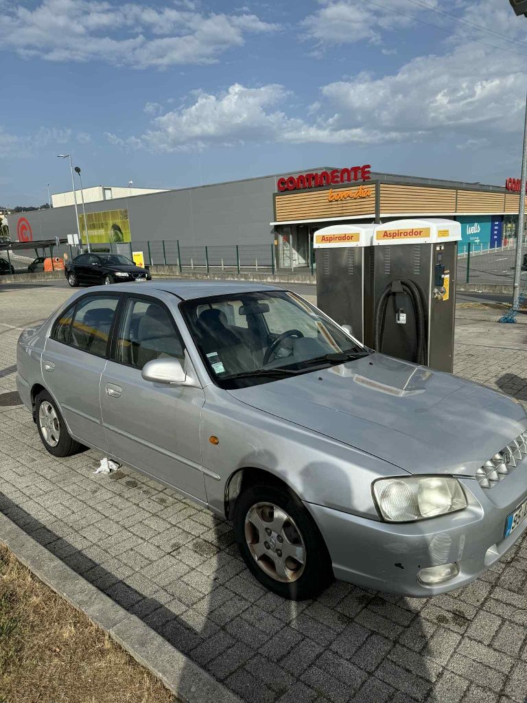 Hyundat accent 2000