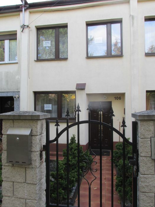 Wynajmę 3 pokojowy dom w zabudowie szeregowej Na Klinach + garaż