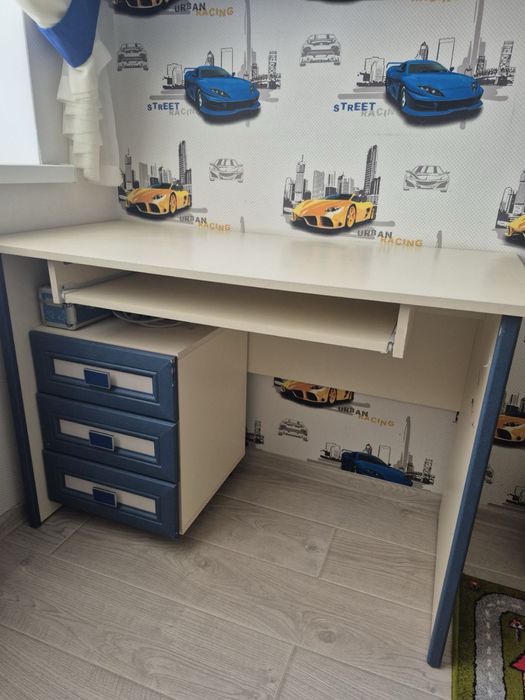 Комплект дитячих меблів