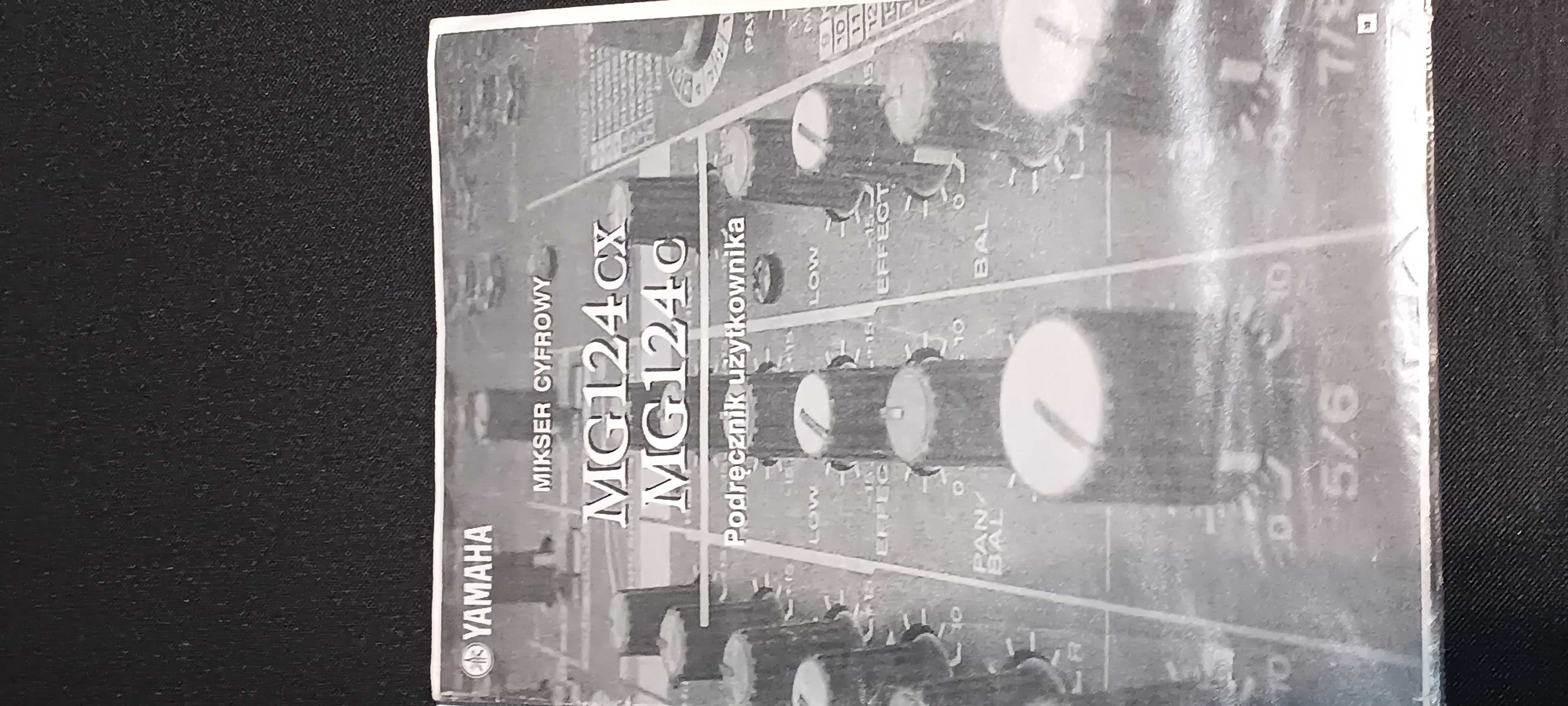 Mikser Yamaha mg 124 cx z kamerą pogłosową i phantom