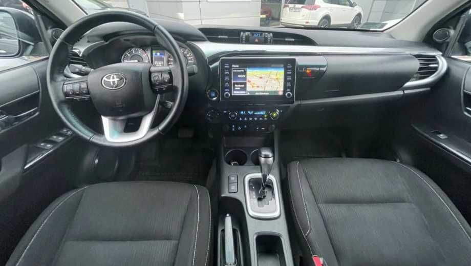 Разборка Toyota Hilux 2.8 D-4D бампер комплектний