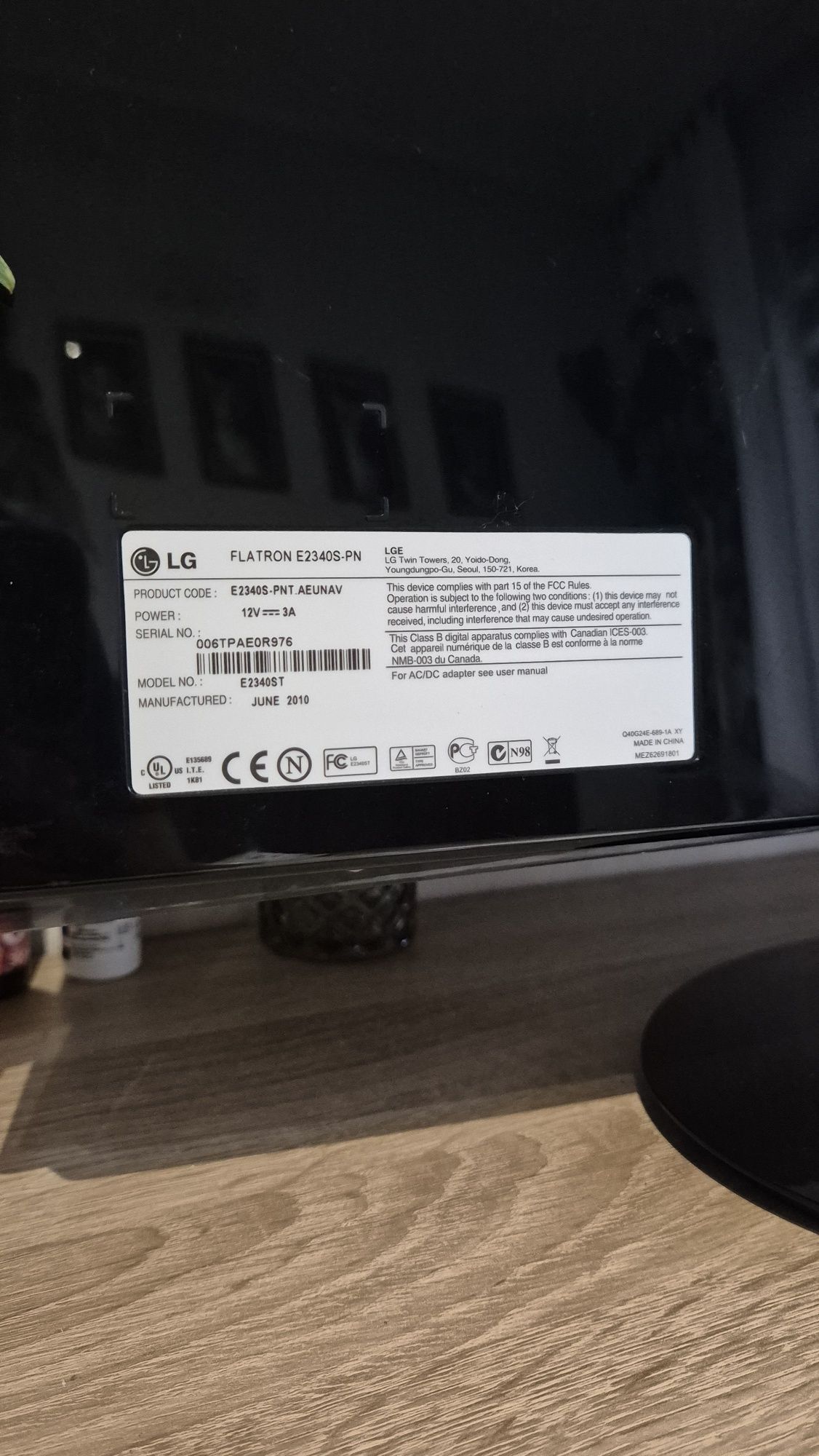 Monitor LED LCD firmy LG, seria E40