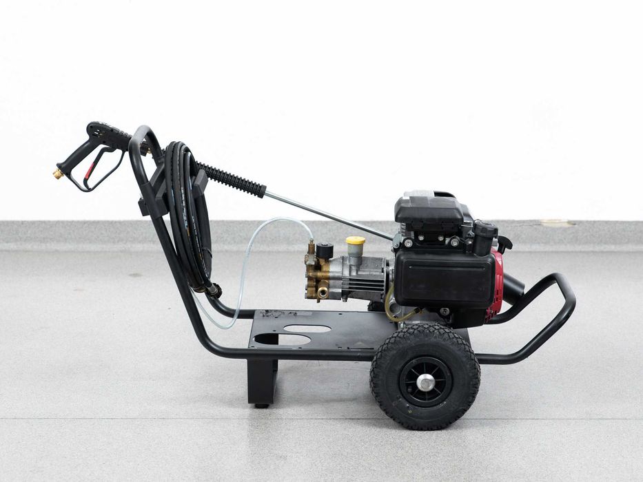 MYJKA CIŚNIENIOWA KARCHER HD 830 BS HONDA GC 160 150bar 600l/h 3500net