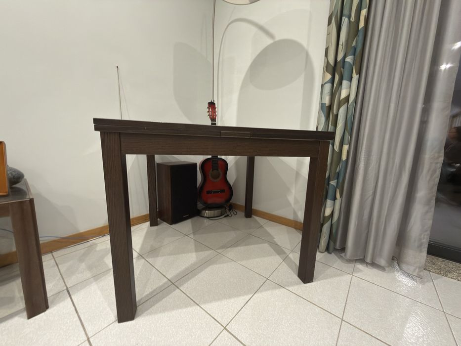 Mesa Extensível IKEA BJURSTA — Bom Estado