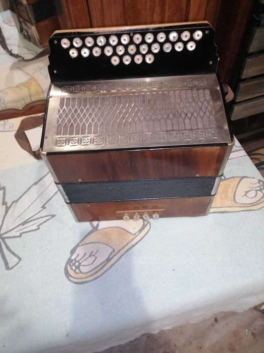 Concertina antiga da Suíça bom estado