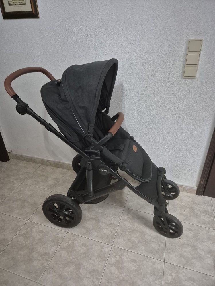 Carrinho de bebé completo e como novo
