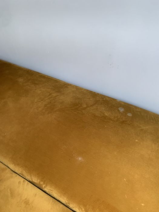 Musztardowa sofa BRW