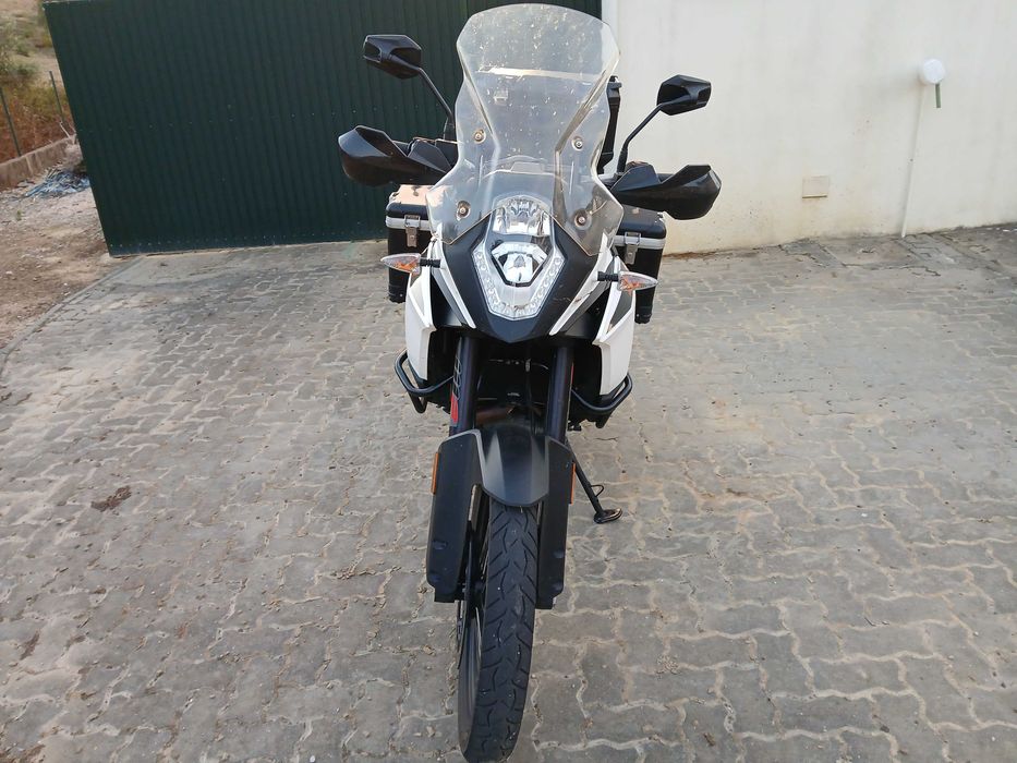 KTM Adventure 1090 R