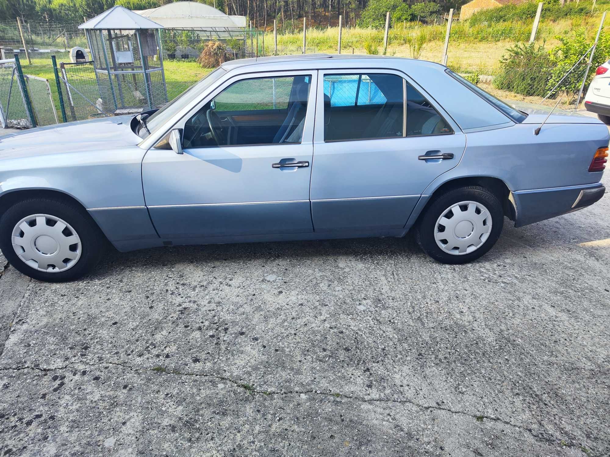 Mercedes 250D 2.5