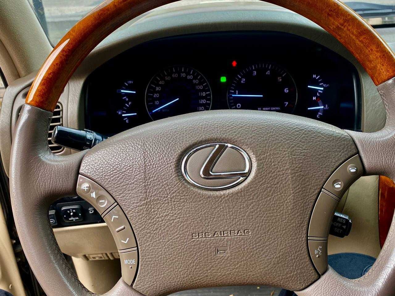 Lexus LX 2004 року