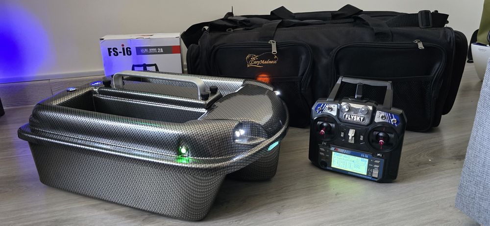 Łódka zanętowa Nowa Carp Madnes Phantom Carbon zasięg do 1km 4kg rt4