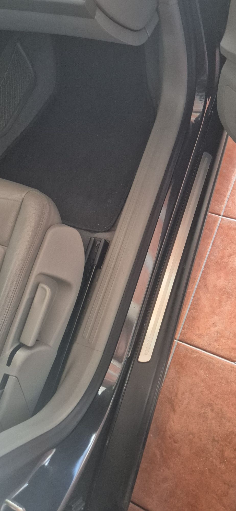 Audi A6 muito direitinho estofos impecáveis pintura em muito bom estad