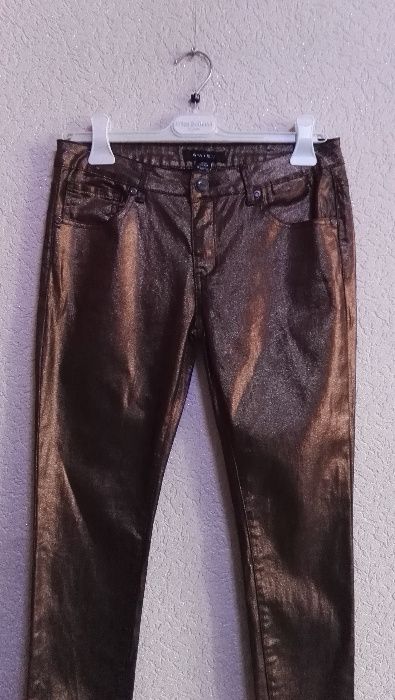 Супер нарядные бронзово-золотистые брюки скинни,размер евро 40(44-46 р