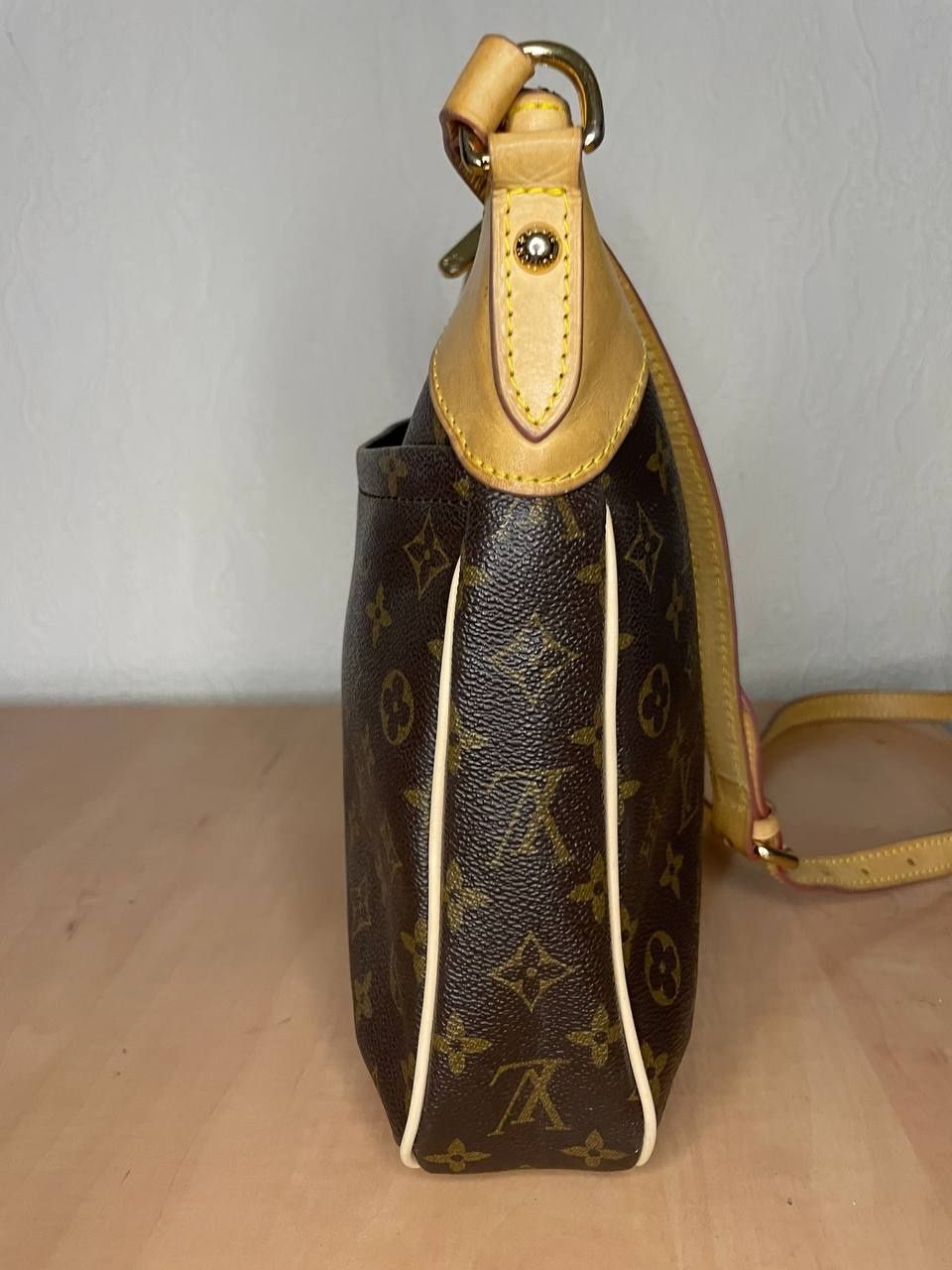 Сумка Louise Vuitton