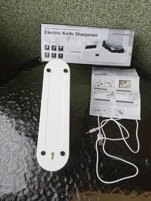 Електрична точилка для ножів