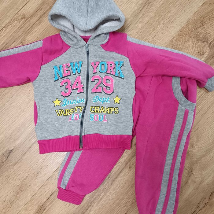 Спортивний костюм утеплений светр на дівчинку розмір 92-98