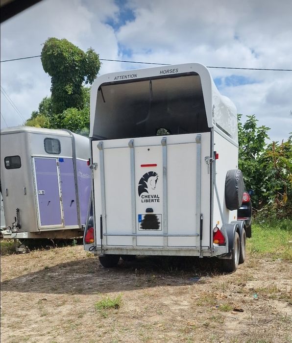 Aluguer / Transporte ocasional com engate de reboque