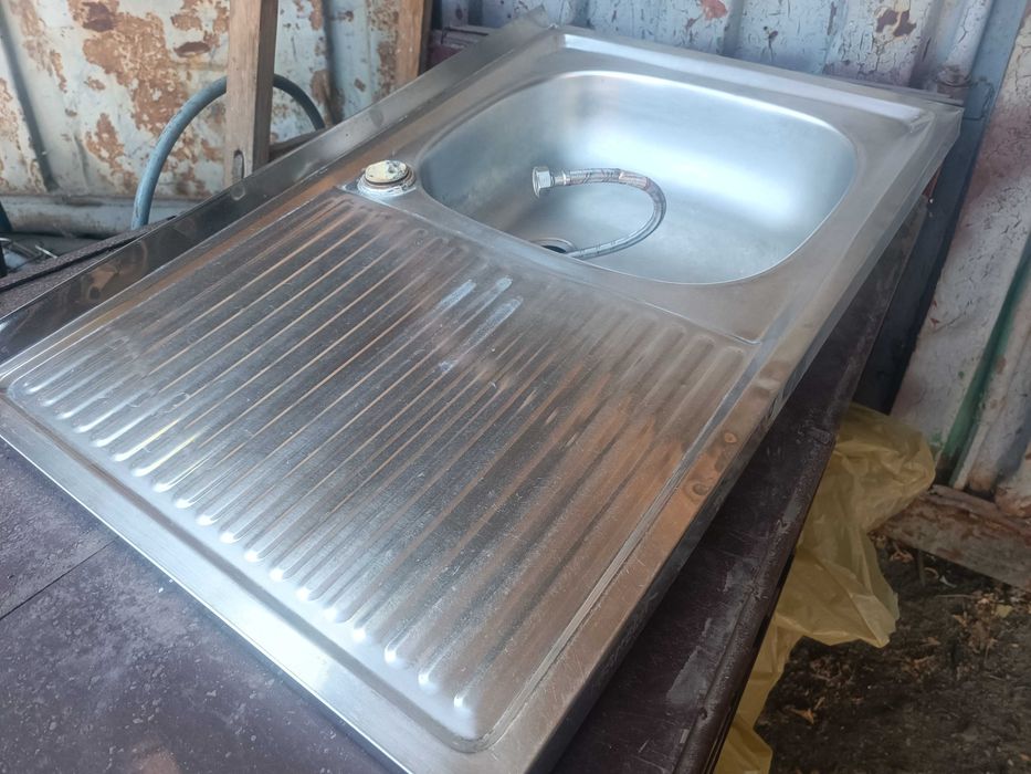 Кухонна мийка накладна 80х50