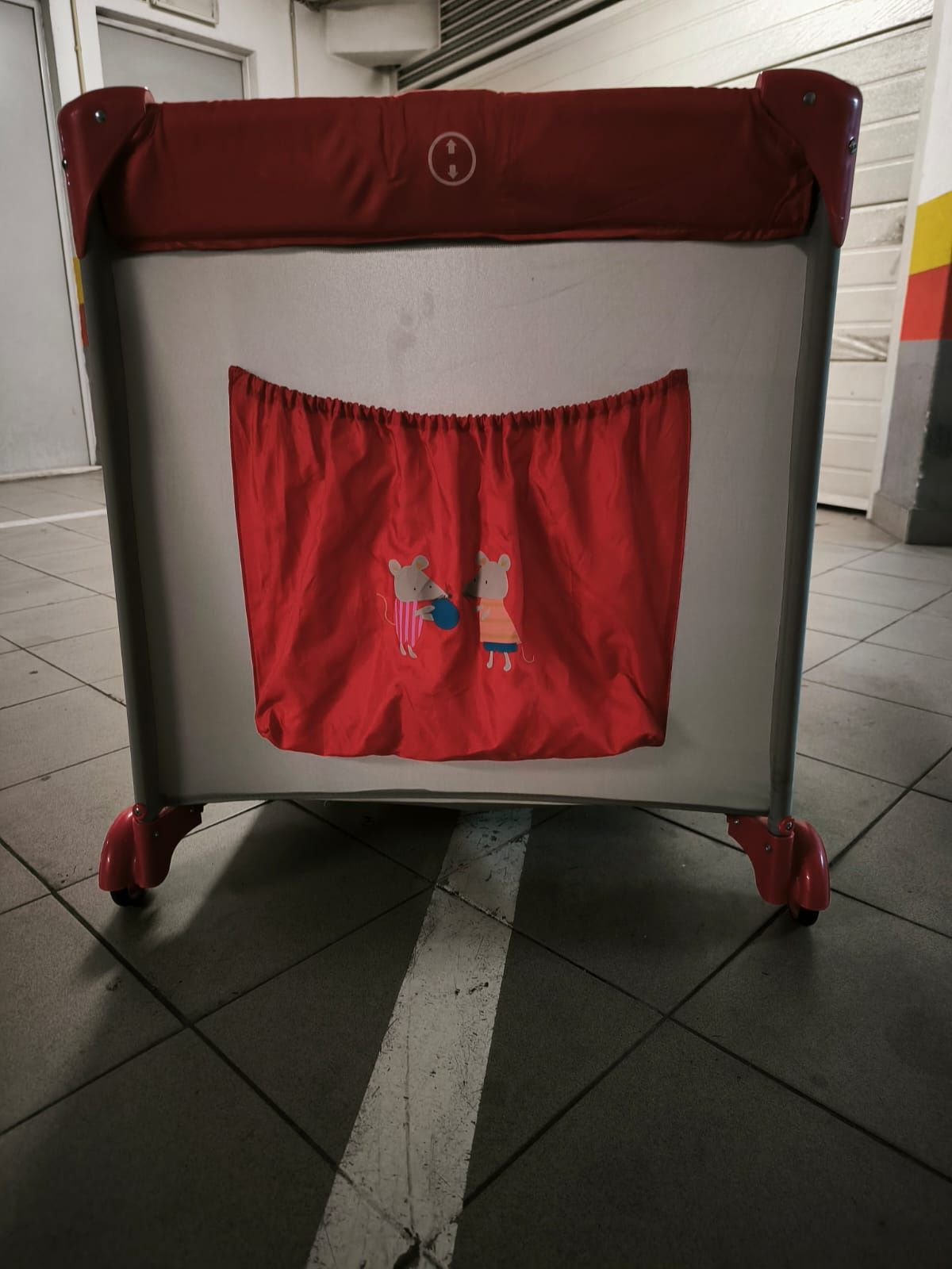 Berço de viagem em bom estado