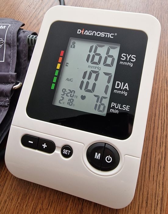 Ciśnieniomierz Diagnostic DM-300 IHB