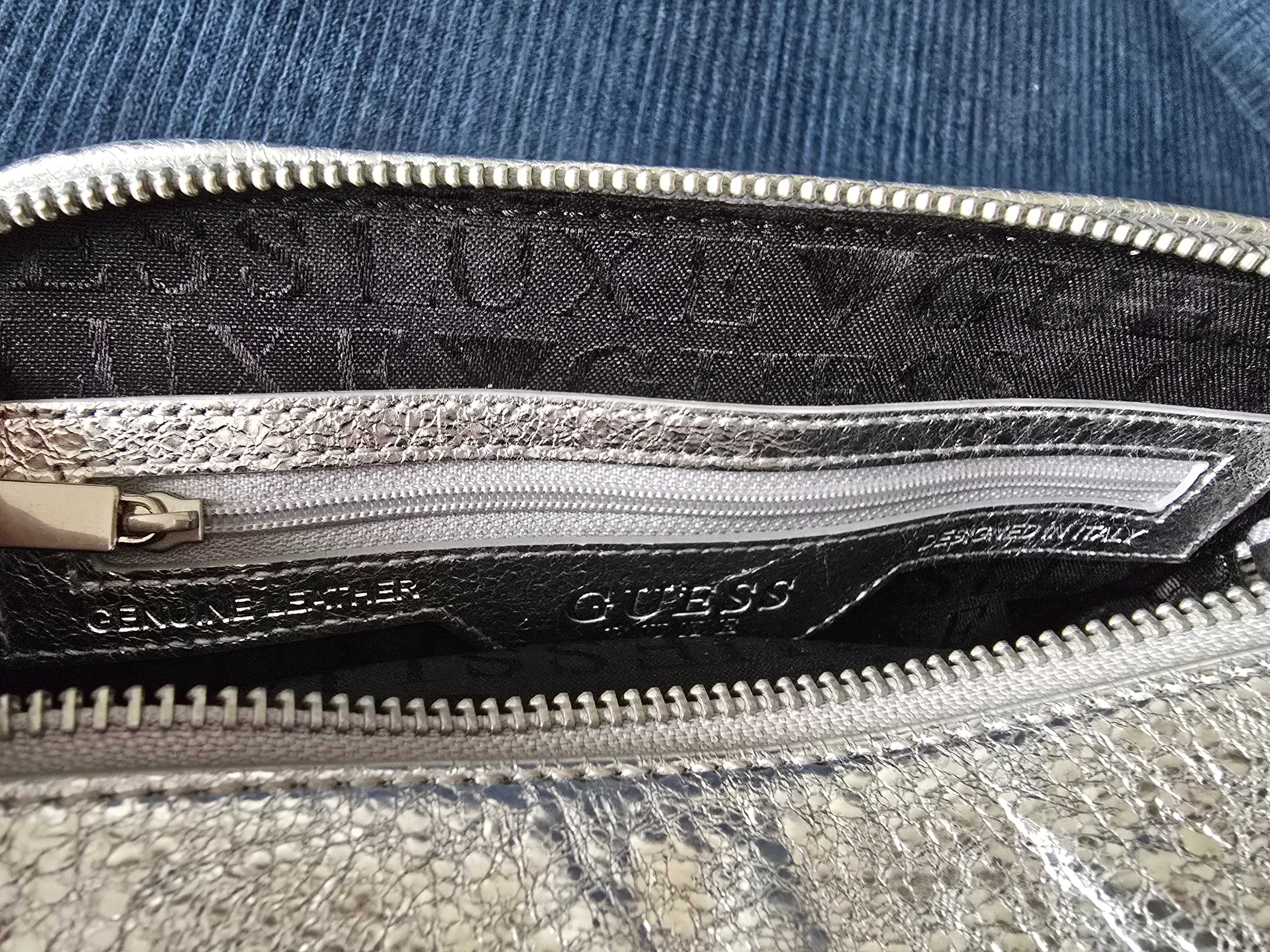 Skórzana torebka Guess Luxe (srebrna)