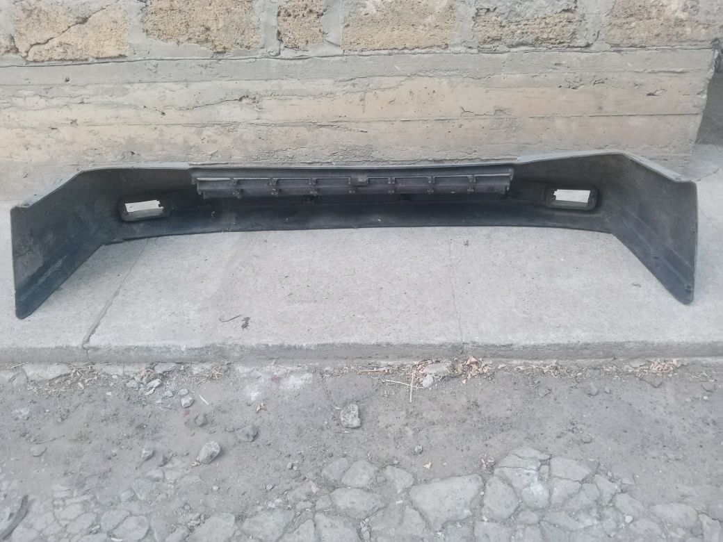 передній бампер, на Nissan bluebird.