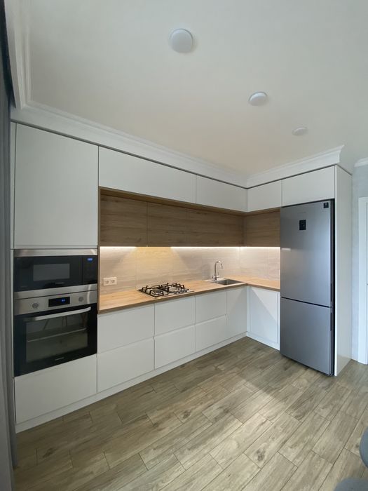 Меблі на замовлення - кухні - шафи та ін.