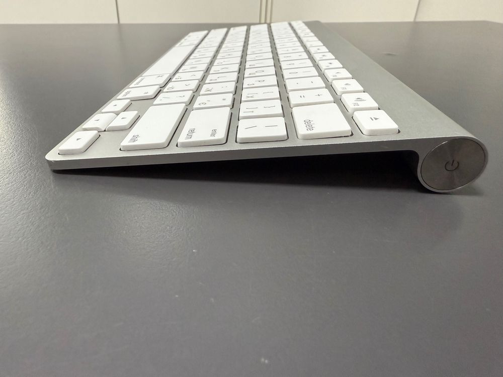 Клавіатура Apple Wireless Keyboard A1314