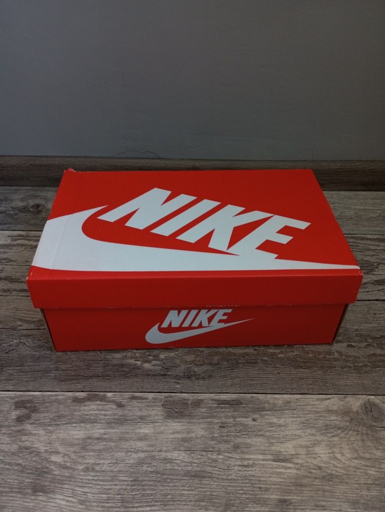 Коробка Nike + упаковочная бумага