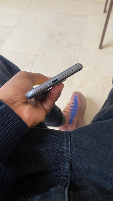 iPhone 11 , 128G, 165€