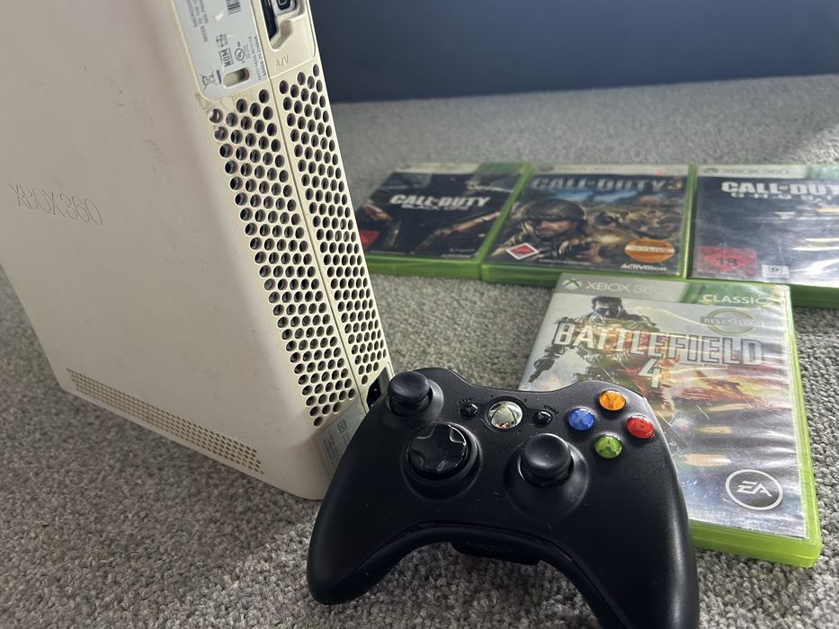 Konsola XBOX 360 + pad + 5 gier