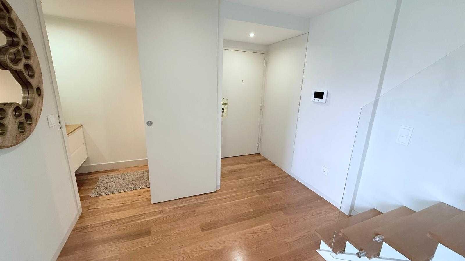 T3 Triplex em Condomínio Fechado